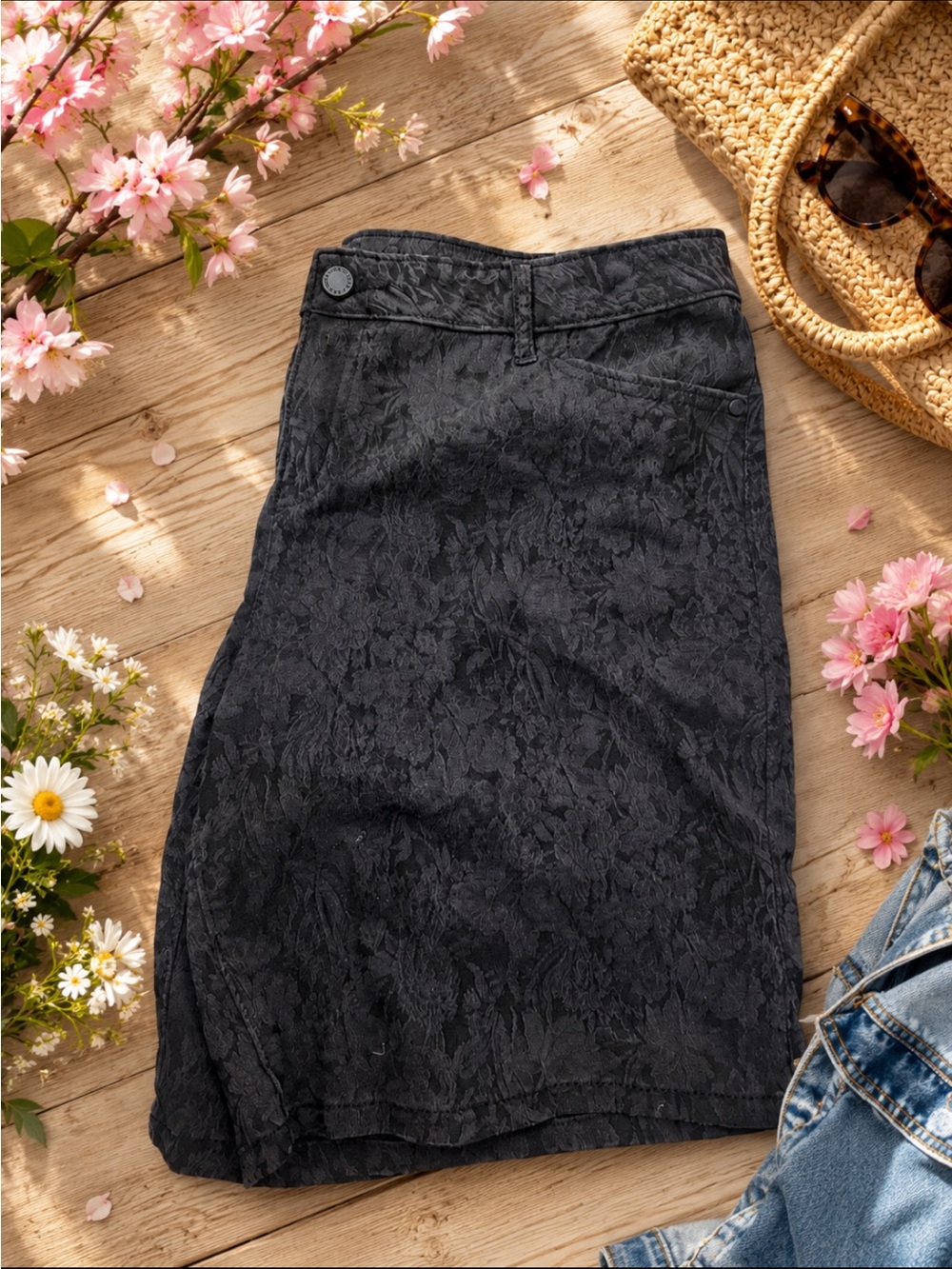 Vera wang black shorts